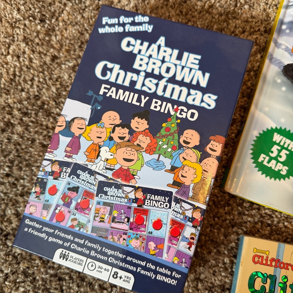 Christmas Book Bundle – 4 Kids’ Books & 1‎ game - Picture 2 of 6